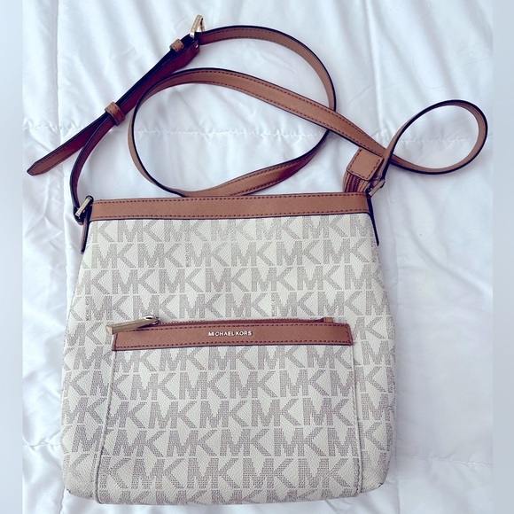 Michael Kors Handbags - Michael Kors Signature Jet Set Charm Large  Crossbody